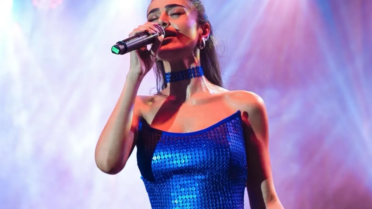 Elif Buse Doğan 'yaz' hızını kesmiyor