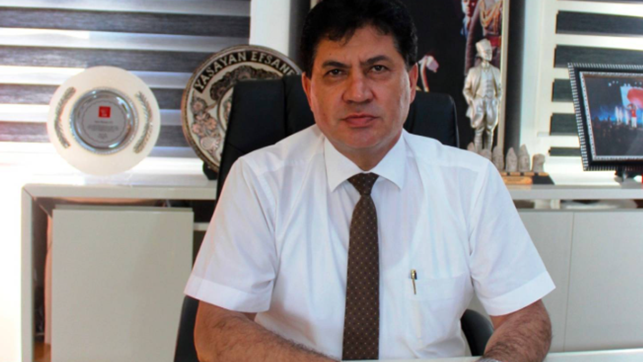 Antalya Kemer'de Eski Belediye Başkanı 'Dolandırıcılık' Suçuyla Gözaltına Alındı