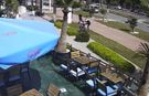 Yolun Karşısına Geçmek İçin Beklerken 3 Kişi Tarafından Tekme Tokat Dövüldü
