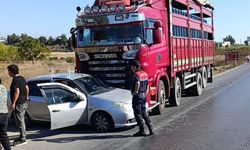 Antalya Manavgat’ta Kamyon Önüne Aldığı Otomobili Metrelerce Sürükledi