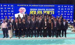 AK Parti Alanya İlçe Kongresinde Başkan Tavlı Güven Tazeledi