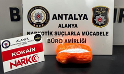 ALANYA OTOGARINDA ŞÜPHELİNİN ÇANTASINDAN 700 GRAM KOKAİN ÇIKTI