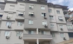 Alanya’da Oturduğu Apartmanın 4. Katından Aşağıya Düşen Kadın Hayatını Kaybetti