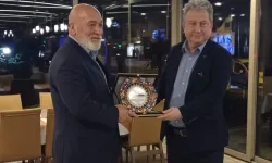 Enerji Bir-Sen Genel Başkanı Tombul’a plaket