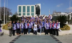 Kadınlar Efes Selçuk sokaklarında zincir oluşturdu