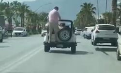 Alanya'da Üstü Açık Araçla Trafikte Tehlikeli Şov: Yürekler Ağızda!