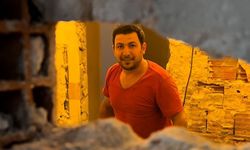 İş Yaparken Kendinden Geçen Usta, Hızını Alamayıp Yan Dairenin Duvarını Da Deldi
