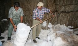 Antalya'nın Toros Dağlarındaki Doğal Buzdolabı Görenleri Şaşırtıyor