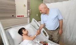 Gebze'de sünnet olan miniklere moral ziyareti