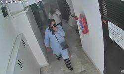 Kapıyı Tıklatıp Eve Giren Soyguncu Kadınlar, Kamerayı Görünce Panikledi