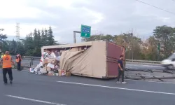 Kargo Yüklü Dorse Tırdan Ayrılarak TEM’de Devrildi