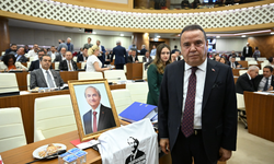 Antalya Büyükşehir Belediyesi Meclisinden Böcek’e Milyonluk Borçlanma Yetkisi!