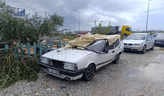 Manavgat'ta Hortum Dehşeti! Bungalov Evi Savurup Araçların Üstüne Attı
