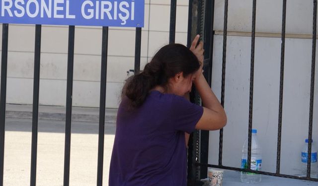 Eşinin Cansız Bedenini Teşhis İçin Morga Geldi, Demirlere Yaslanıp Gözyaşı Döktü