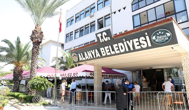 Alanya’nın Tarihi Belediye Binasının Geleceği Halk Oylamasına Sunuluyor