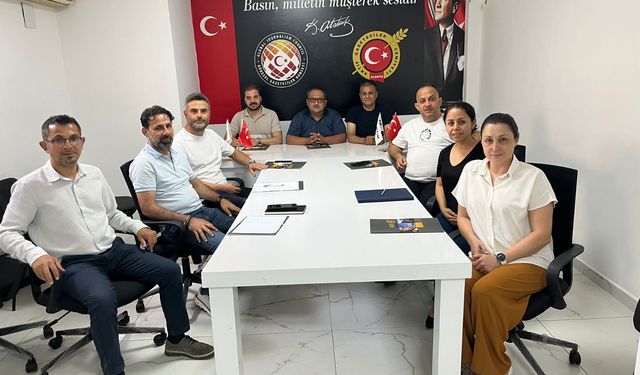 Alanya Aktif Gazeteciler Cemiyeti’nde Genel Kurul Sonrası Görev Dağılımı Yapıldı.