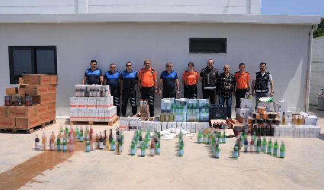 Alanya'da Toptan Gıda Deposunda Sahte Etiketleme Yapan Firma Mühürlendi