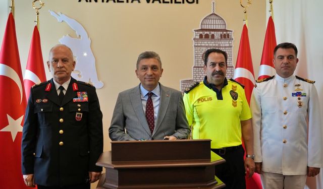 Antalya Valisi Şahin Falezlerde Denize Açılan Tünellerle İlgili Açıklama Yaptı