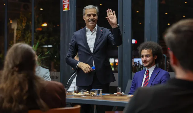 Başkan Alemdar Sakarya’da gençlerle buluştu