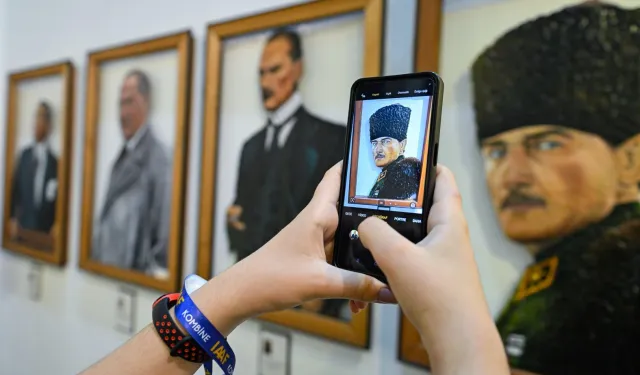 İzmir’de sanat ve antika fuarına yoğun ilgi