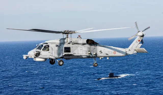 SH-70 helikopteri denize acil iniş yaptı!