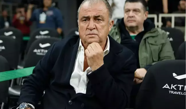 Fatih Terim Evinin Bahçesindeki Bayrakla Sosyal Medyayı Salladı