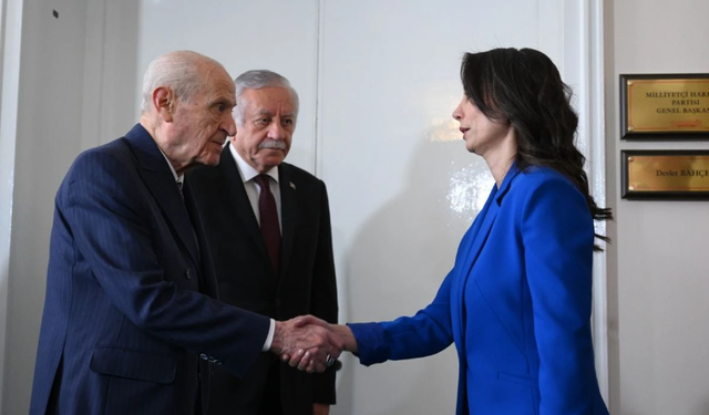 Mhp-Dem Parti Görüşmesi Başladı! Bahçeli Kapıda Karşıladı