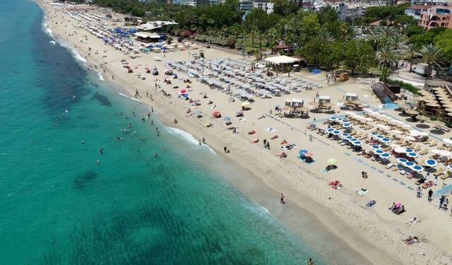 Alanya Sahillerinde Bayram Yoğunluğu