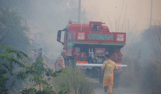Antalya’da İki Noktada Çıkan Orman Yangını Kontrol Altına Alındı