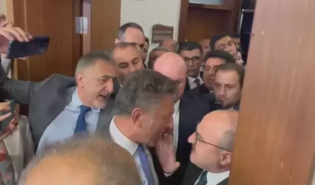 Türkiye Büyük Millet Meclisinde Arbede! Milletvekilleri Birbirine Girdi