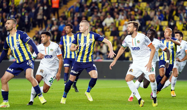 Fenerbahçe’den Alanyaspor Maçı İçin Erteleme Talebi: 6 Günde 3 Maç