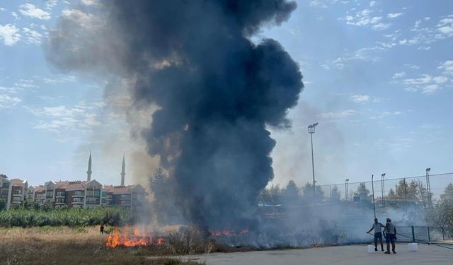 Alanya'da Kaynak Makinesinden Sıçrayan Kıvılcım Yangına Neden Oldu