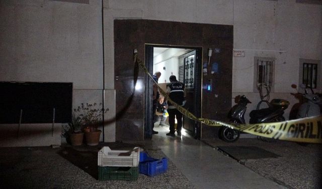 Oturduğu Apartmanın Girişinde Silahlı Saldırıya Uğrayan Şahıs Yaralandı