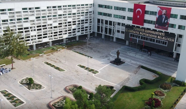 Antalya Büyükşehir Belediyesi’ne Rüşvet Operasyonu! 17 Kişi Gözaltına Alındı