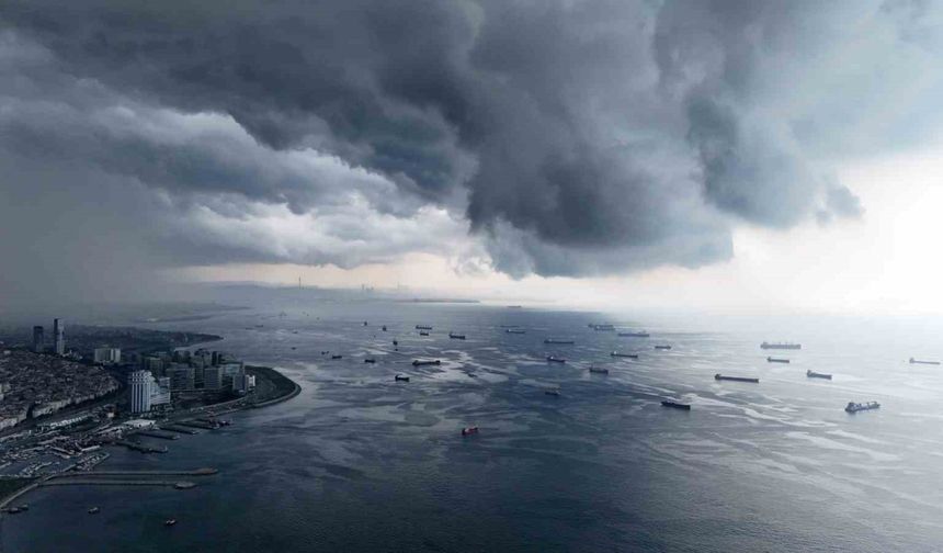 İstanbul’daki süper hücre bulutları havadan görüntülendi