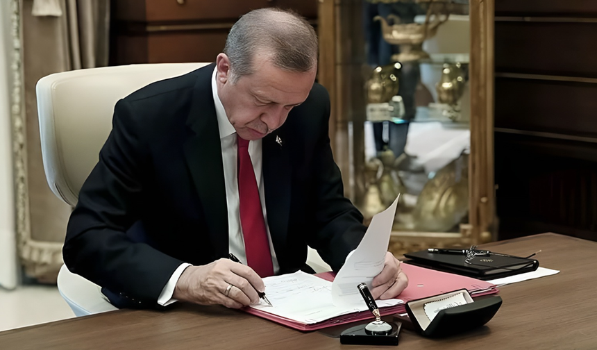 Cumhurbaşkanı Erdoğan'ın İmzasıyla 16 Kişinin Mal Varlığı Donduruldu