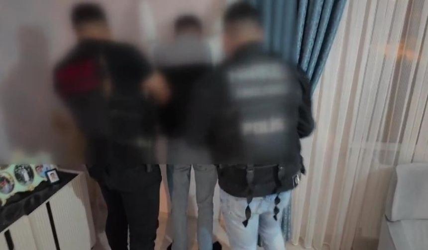 Uyuşturucu Kullanan Oğlunu Kendi Elleriyle Polise Teslim Etti