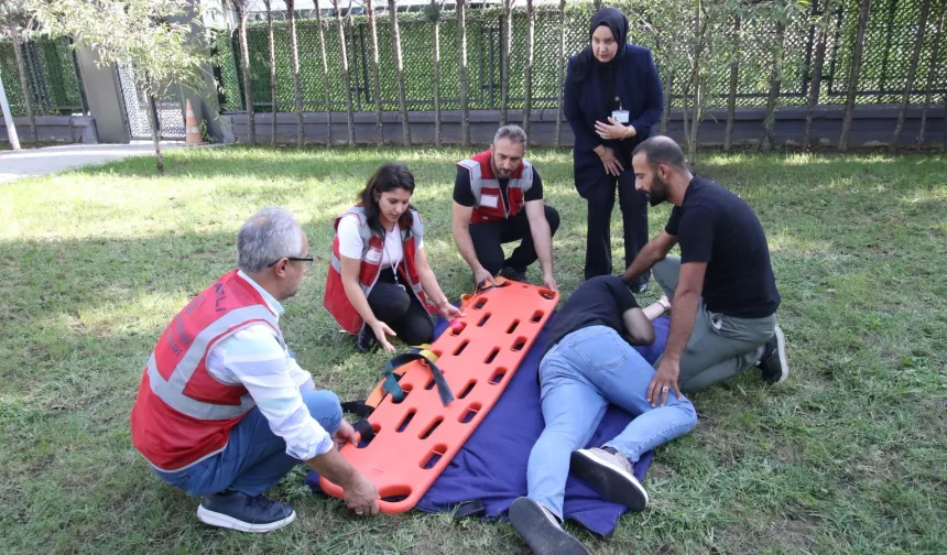 Kocaeli'de Afet İşleri personeline ilk yardım eğitimi