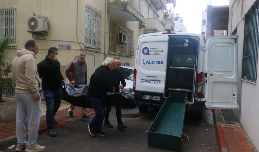 ANTALYA MURATPAŞA’DA YALNIZ YAŞAYAN YAŞLI ADAM EVDE ÖLÜ BULUNDU