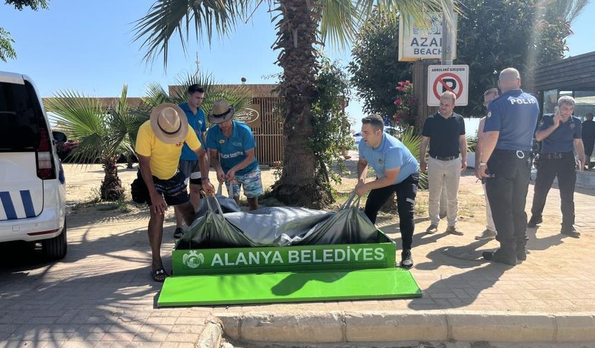Alanya'ya Tatile Gelen Alman Turist Sahilde Hayatını Kaybetti