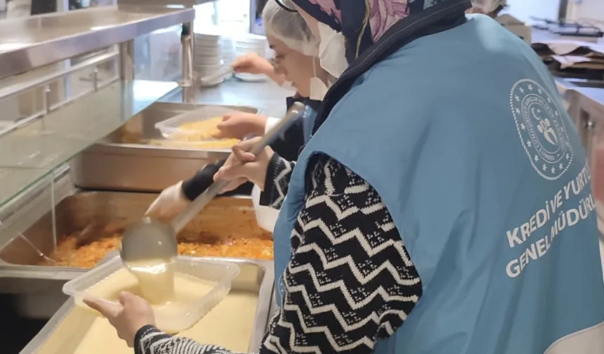Gençler israfı önlüyor, iyiliği paylaşıyor... “Komşum Gönüllülük Hareketi” ile 10 milyon yemek ihtiyaç sahiplerine ulaştı
