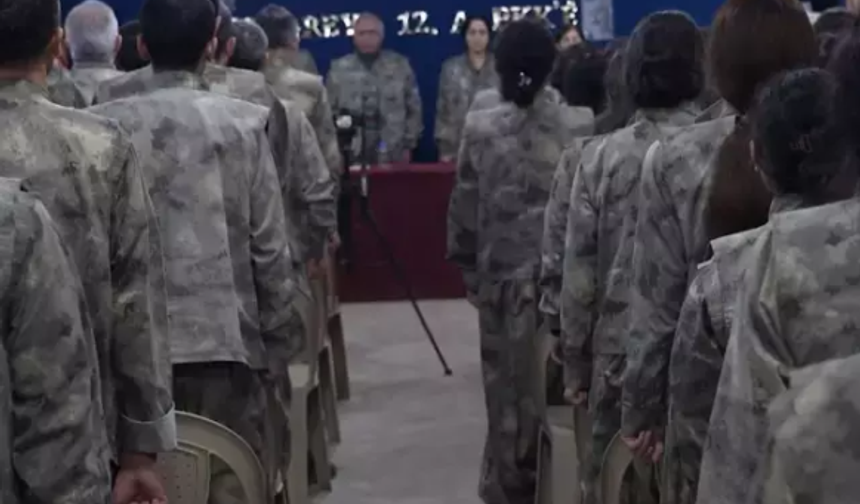 Pkk'nın Kendini Feshetmesine Dem Parti'den İlk Yorum