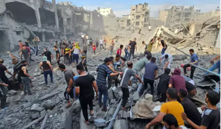 İsrail Gece Boyunca Bomba Yağdırdı! 100'den Fazla Ölü Var