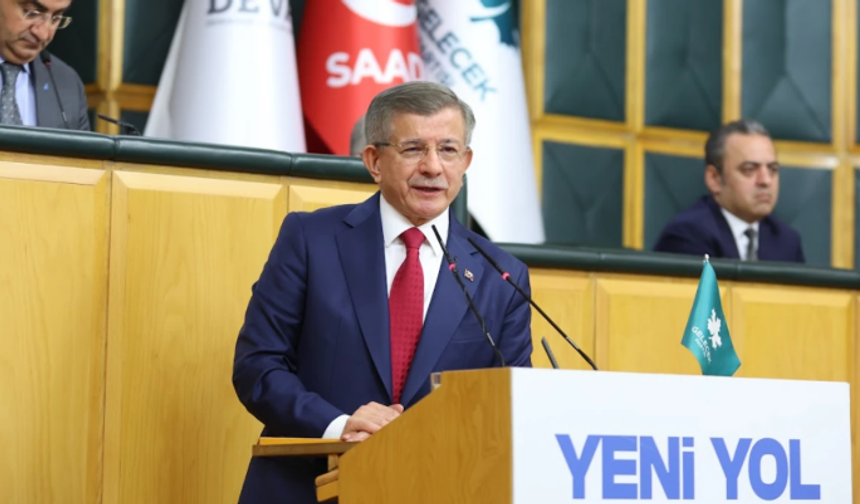 Davutoğlu'ndan İktidara 'Gazze' Çıkışı: "Çıplak Ayaklarımla Yürümeye Hazırım"