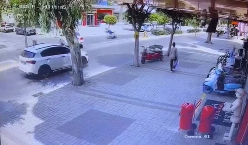 Önüne Çıkan Otomobili Görünce Motosikletiyle Birlikte Yola Savruldu