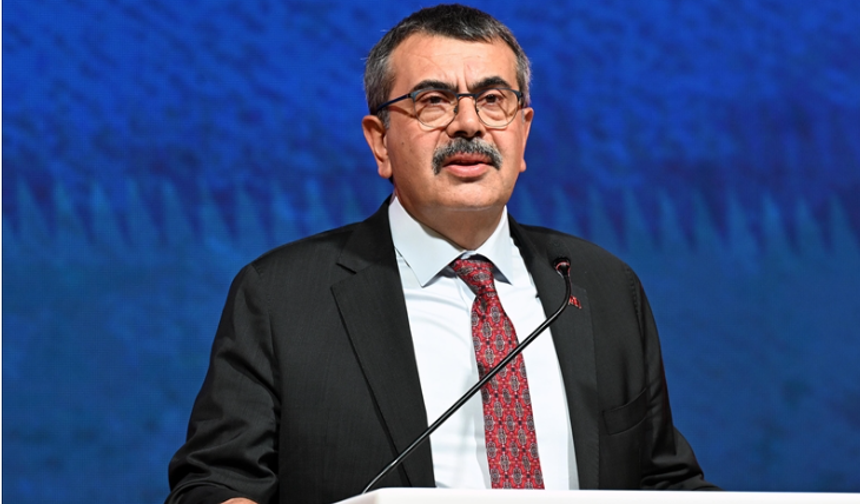 Bakan Tekin’den Okul Forması Devrimi: “Sorun Varsa Bize Gelin!”