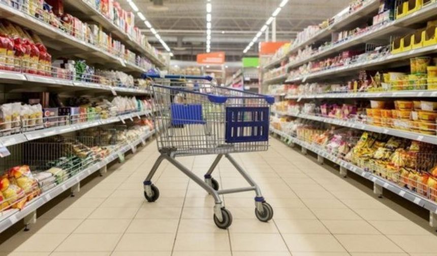 Alanya'da Marketler Pazar Günü Kapanabilir: Bakanlıklarla İlk Görüşme Yapıldı