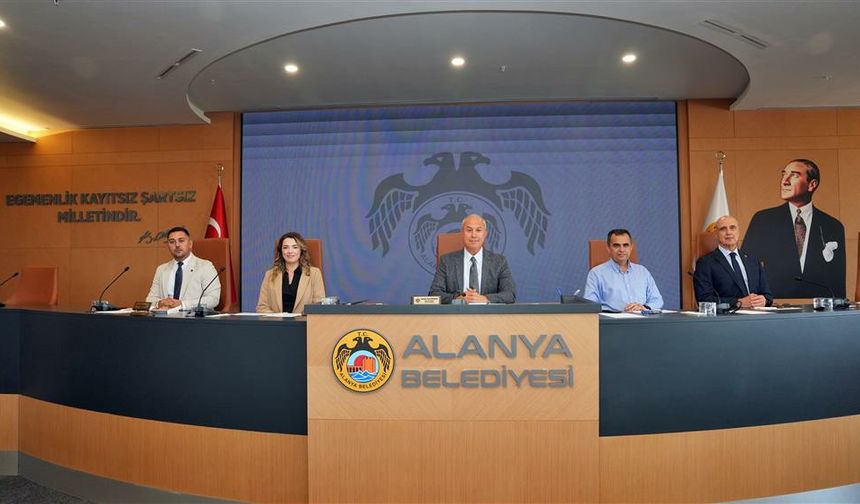 Başkan Özçelik’in Zorlu Sınavı: Alanya Meclisinde Tartışmalı Gündem Maddeleri Masada
