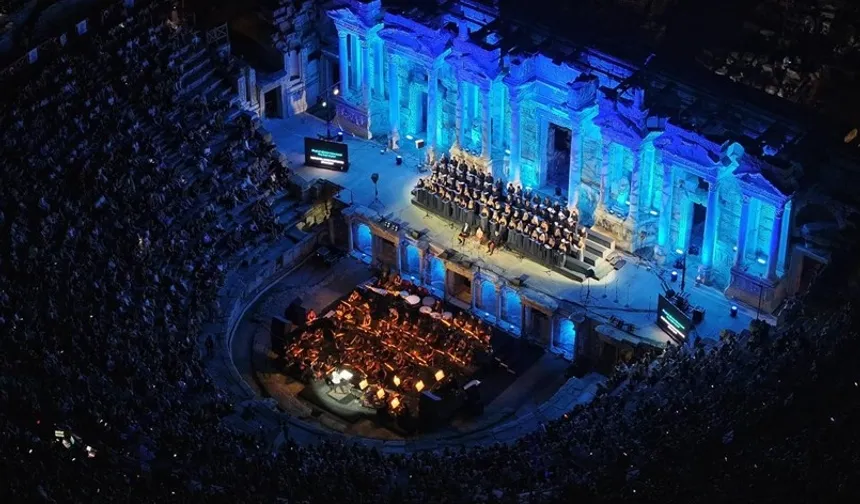 Hierapolis Antik Kenti tarihi konserle on binleri ağırladı