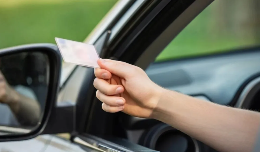 Alanya'da Eski Tip Ehliyetler İçin Zaman Daralıyor